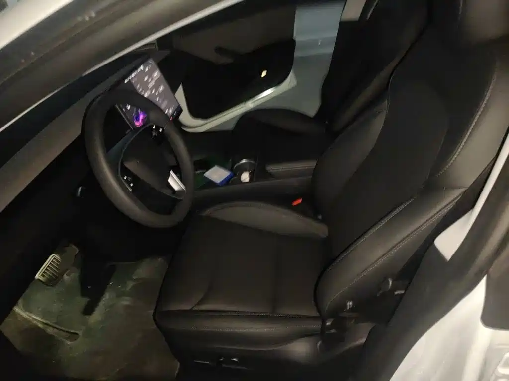 Tesla Model 3 — миниатюра 16