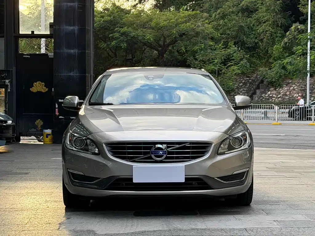 Volvo S60 — миниатюра 2