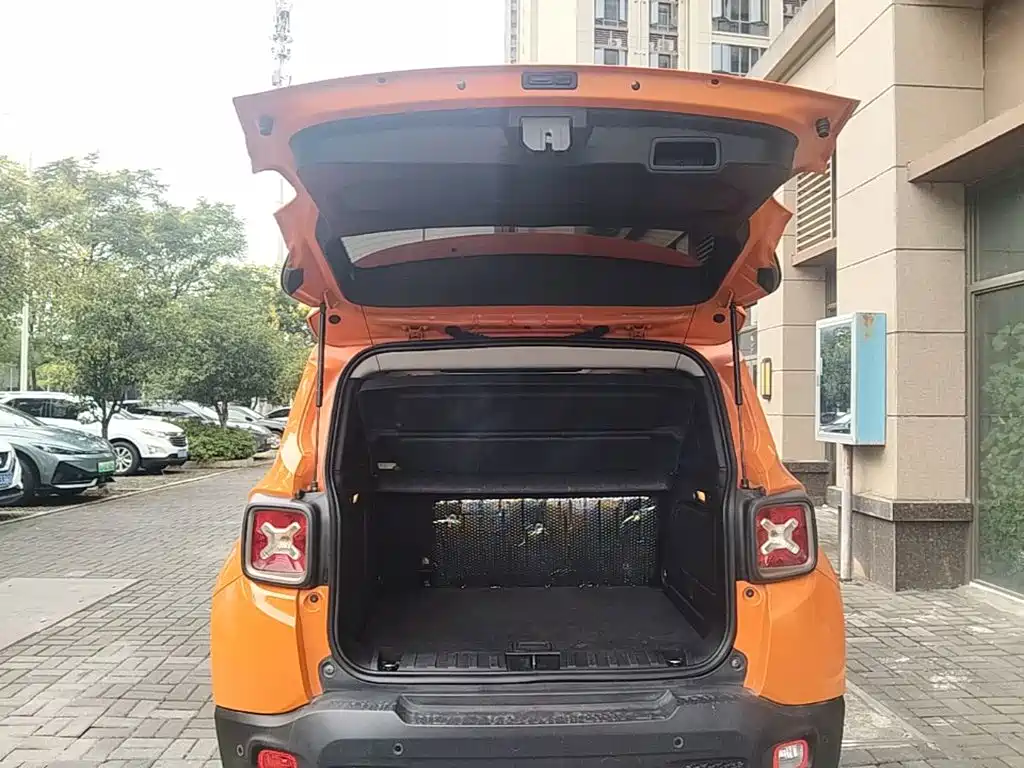 Jeep Renegade — миниатюра 19