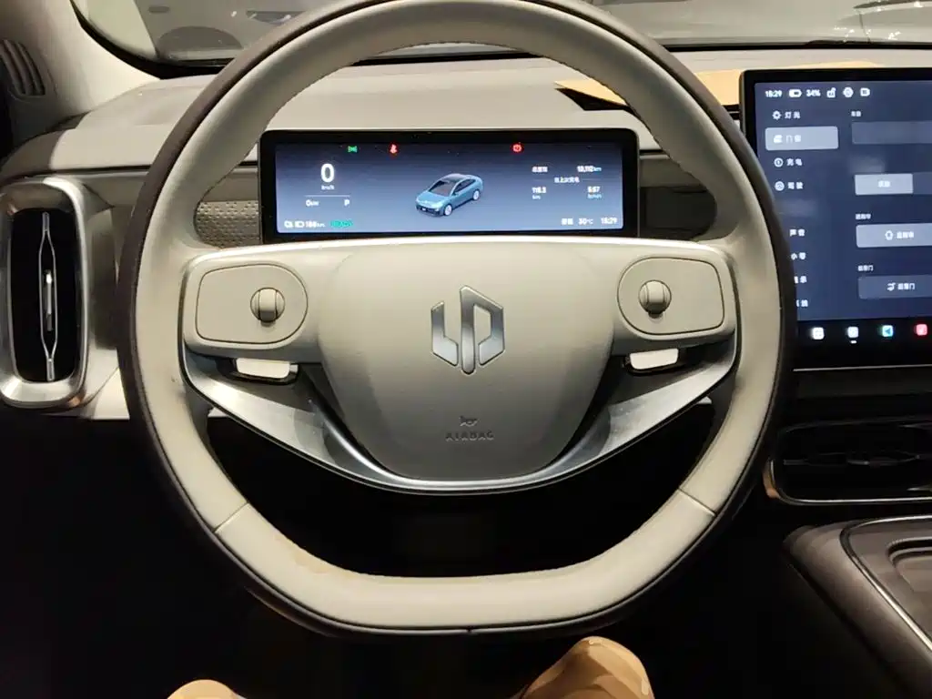 Leapmotor Ноль один. — миниатюра 11