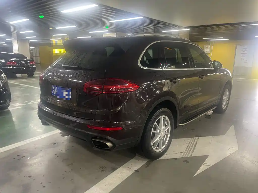 Porsche Cayenne — миниатюра 4