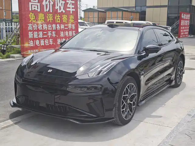 2025 Zeekr 001