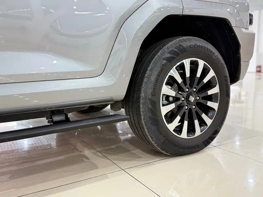 TANK TANK 700 NEW ENERGY