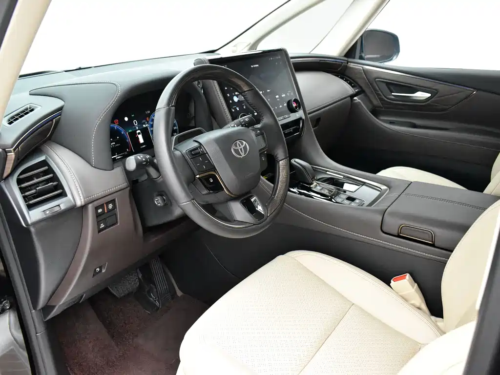 Toyota Alphard — миниатюра 6