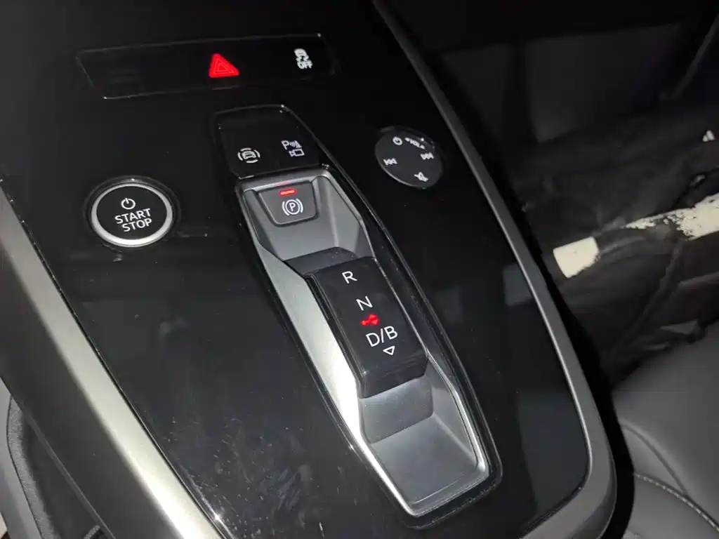 Audi Q4 e-tron — миниатюра 14