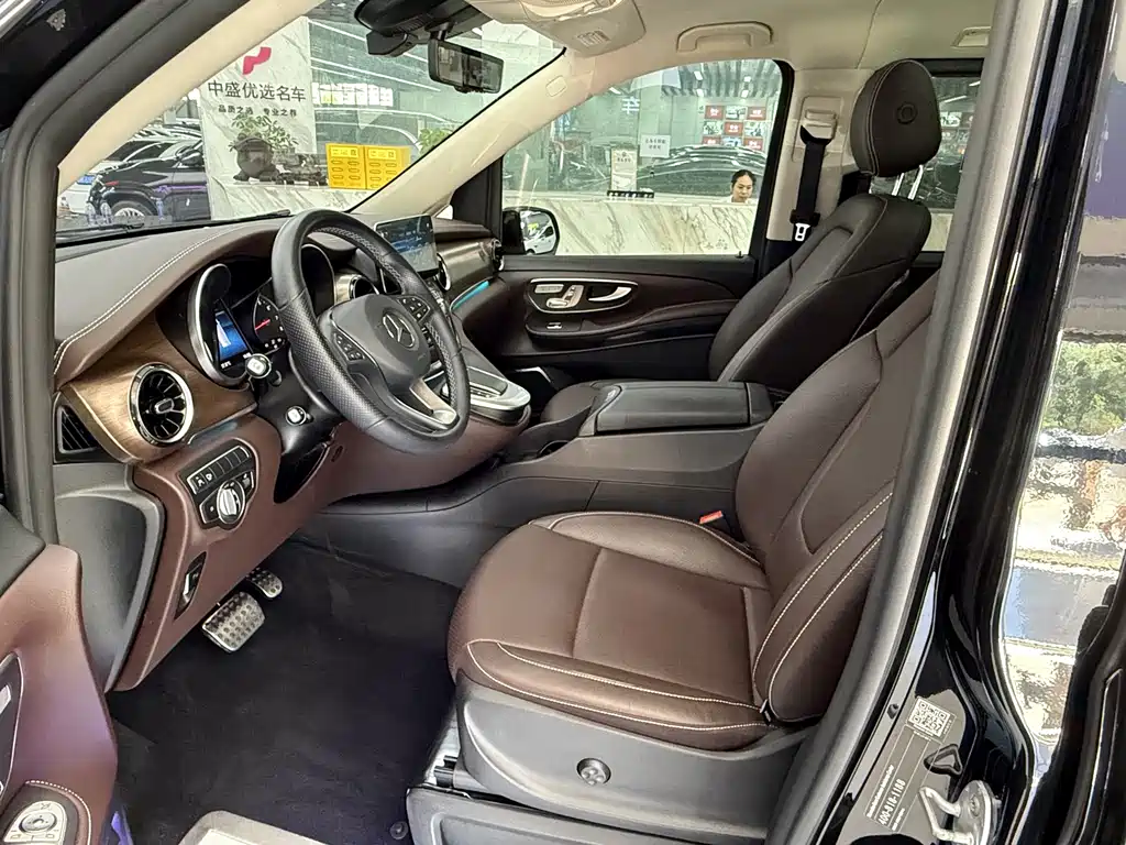 Mercedes-Benz V-Class — миниатюра 22