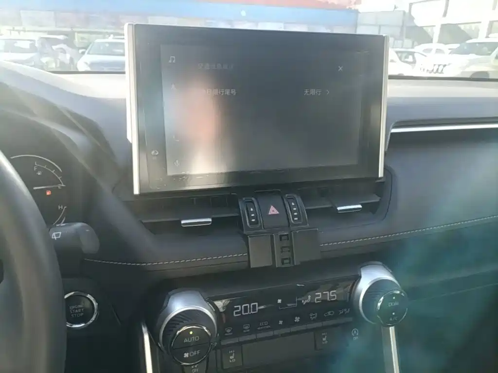 Toyota RAV4 — миниатюра 13