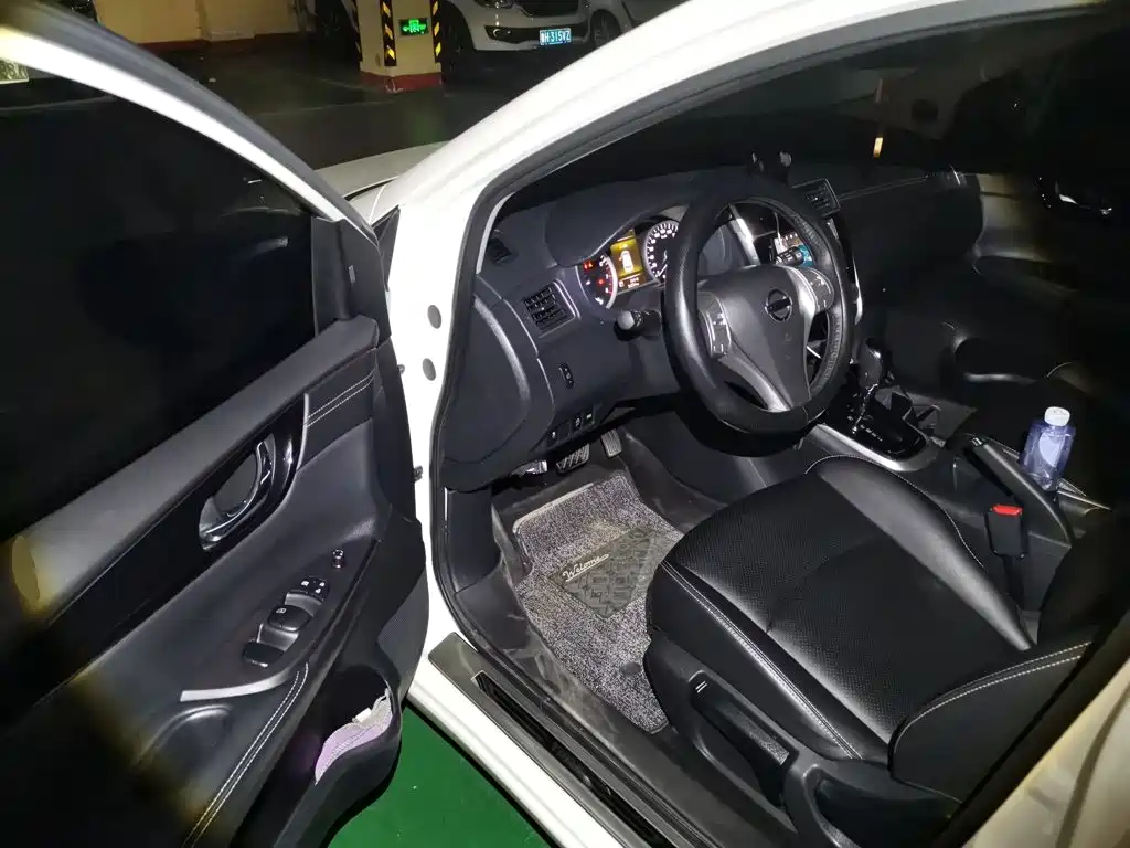 Nissan Tiida — миниатюра 17