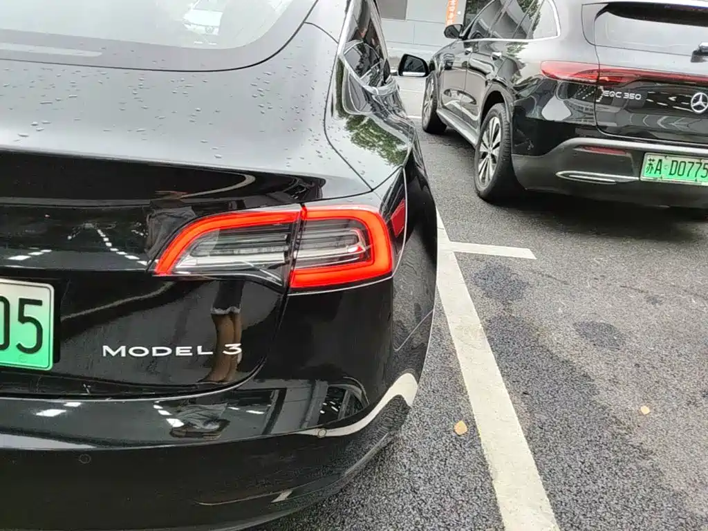 Tesla Model 3 — миниатюра 8