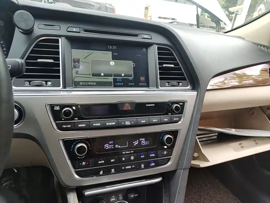 Hyundai Sonata — миниатюра 6