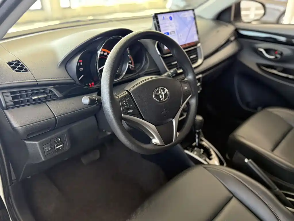 Toyota Yaris L — миниатюра 8