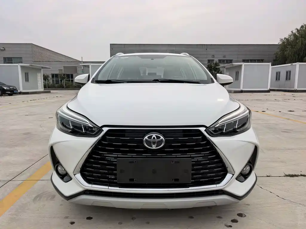Toyota Yaris L — миниатюра 2