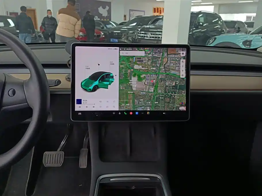 TESLA MODEL Y