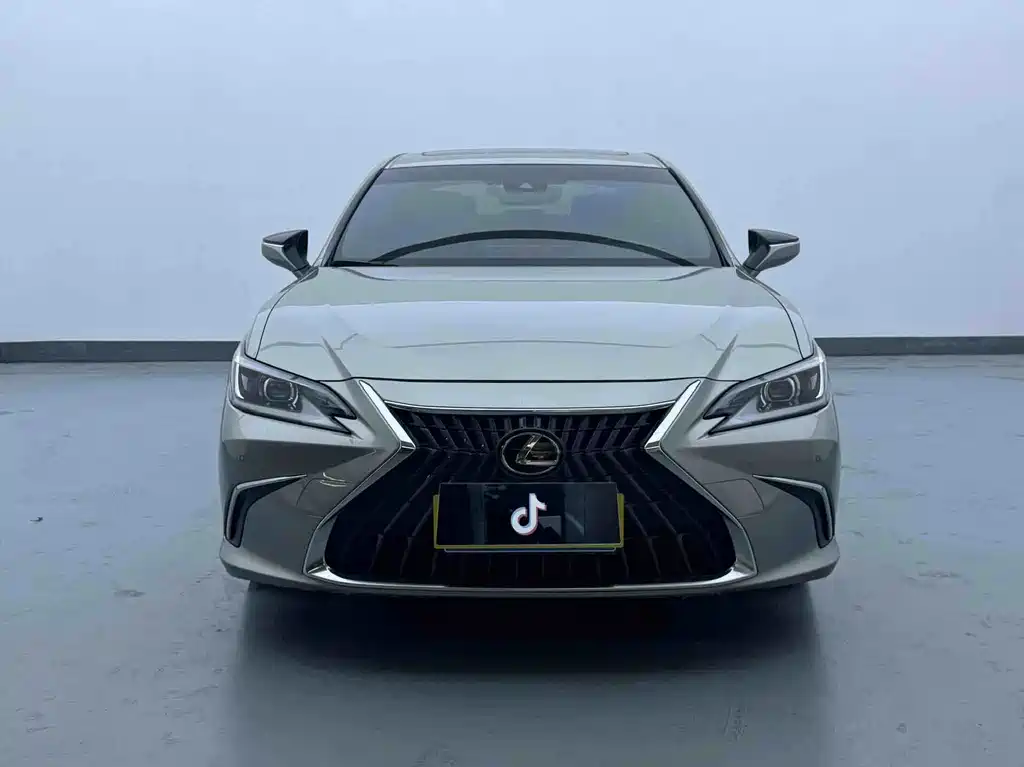 Lexus ES — миниатюра 2