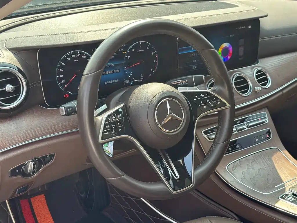Mercedes-Benz E-Class — миниатюра 5