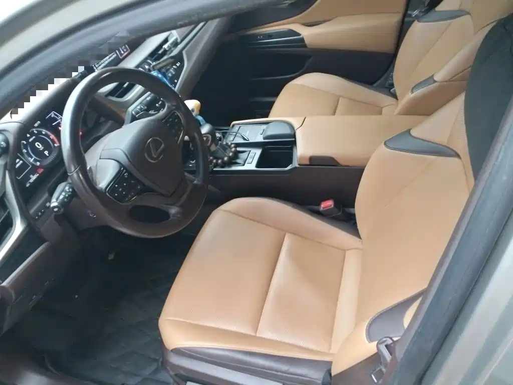 Lexus ES 2020 200