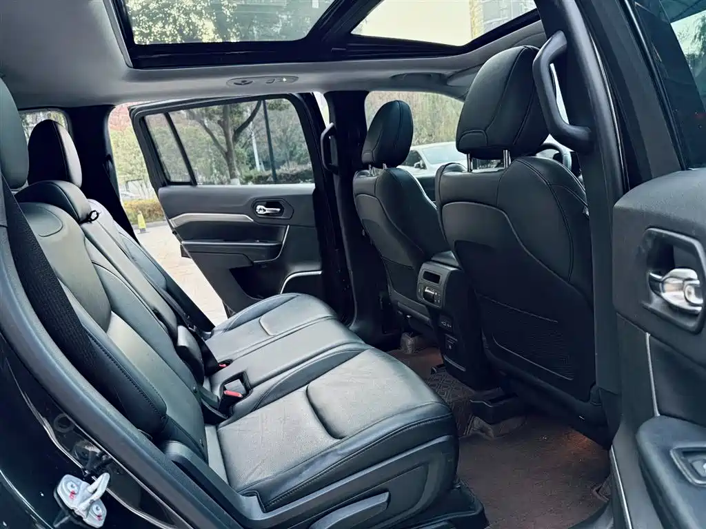 JEEP GRAND COMMANDER