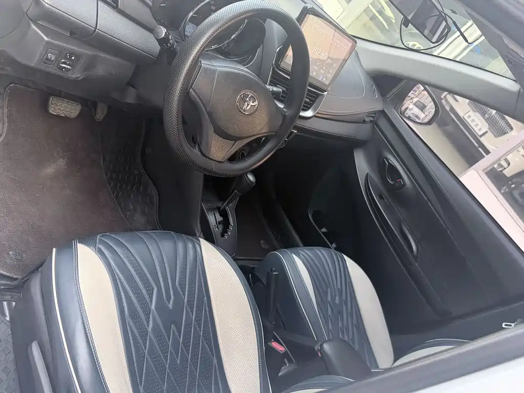 TOYOTA YARIS L ZHIXUAN