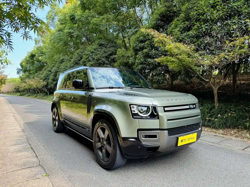 LAND ROVER DEFENDER