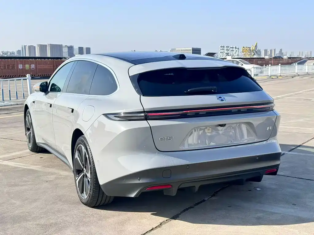 NIO NIO ET5T