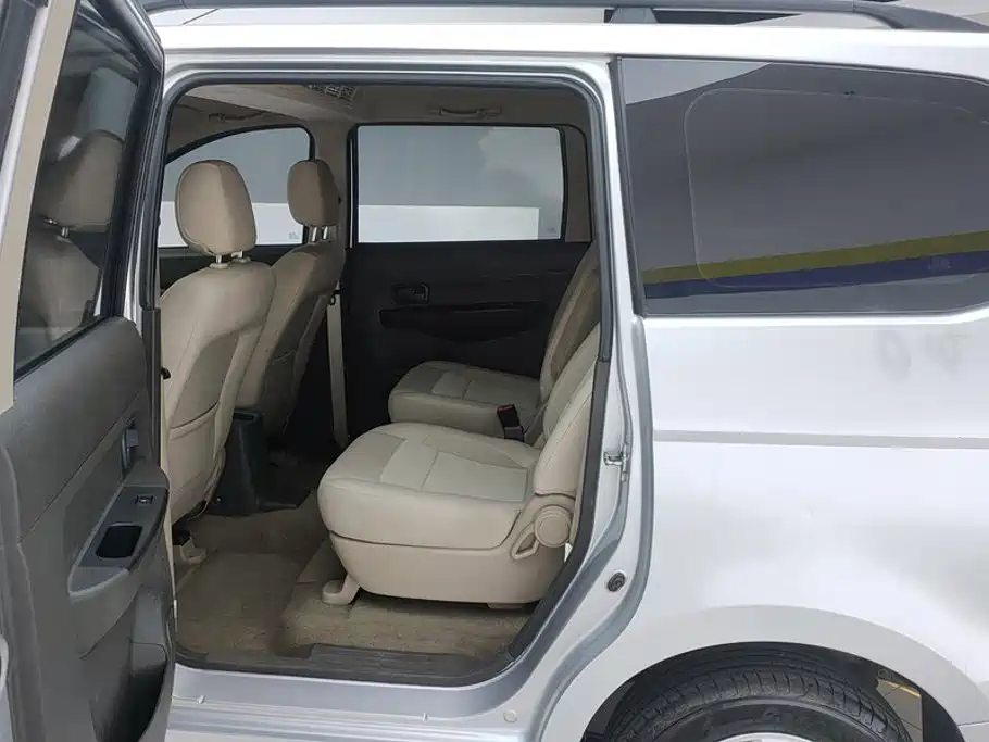 Wuling Hongguang — миниатюра 11