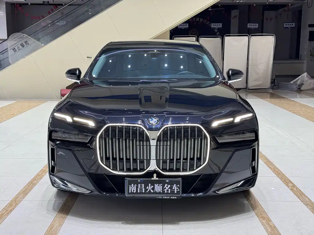 BMW 7 Series — миниатюра 2