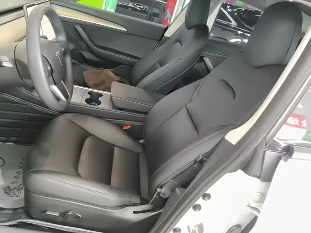 Tesla Model 3 — миниатюра 15