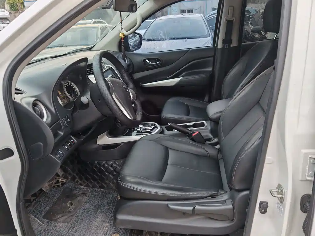Nissan Terra — миниатюра 4