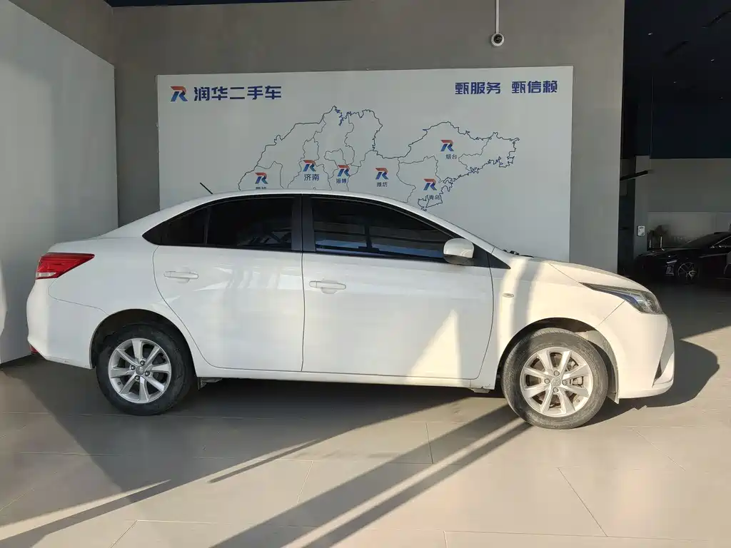 Toyota Yaris L — миниатюра 3