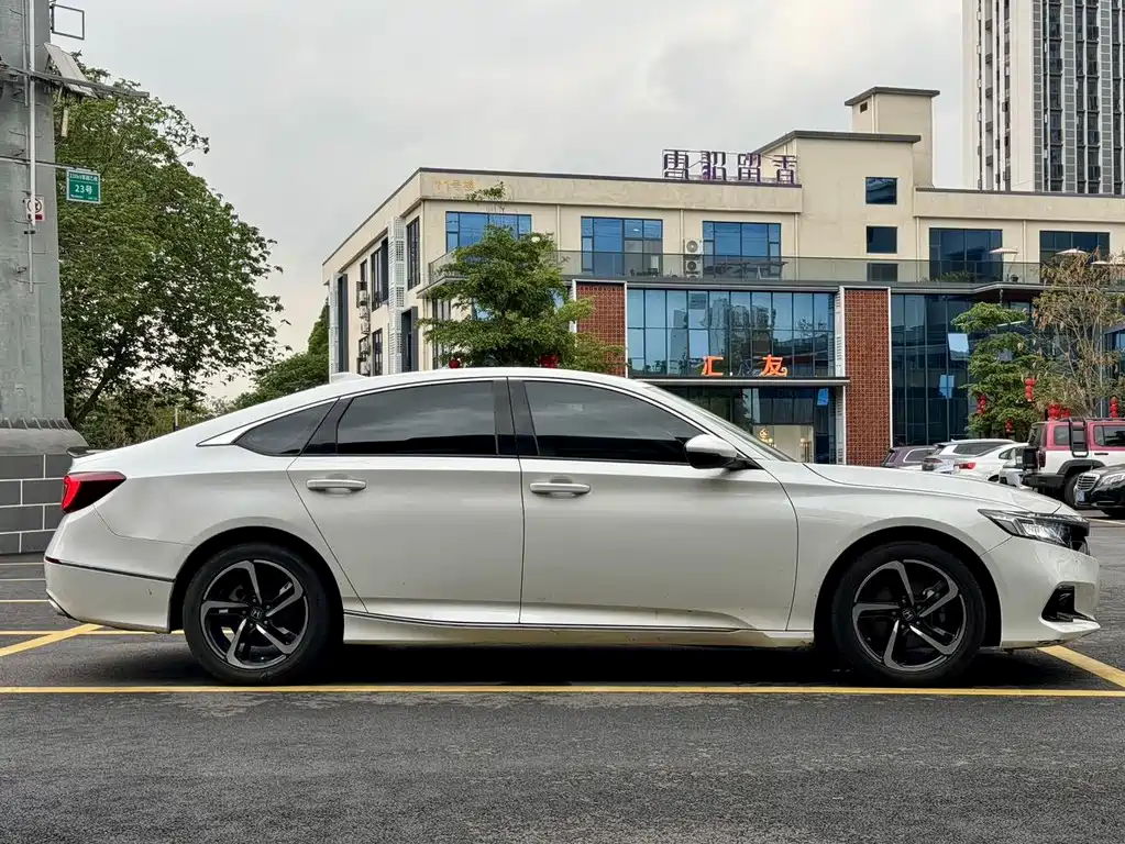 Honda Accord 2022 260TURBO Luxury