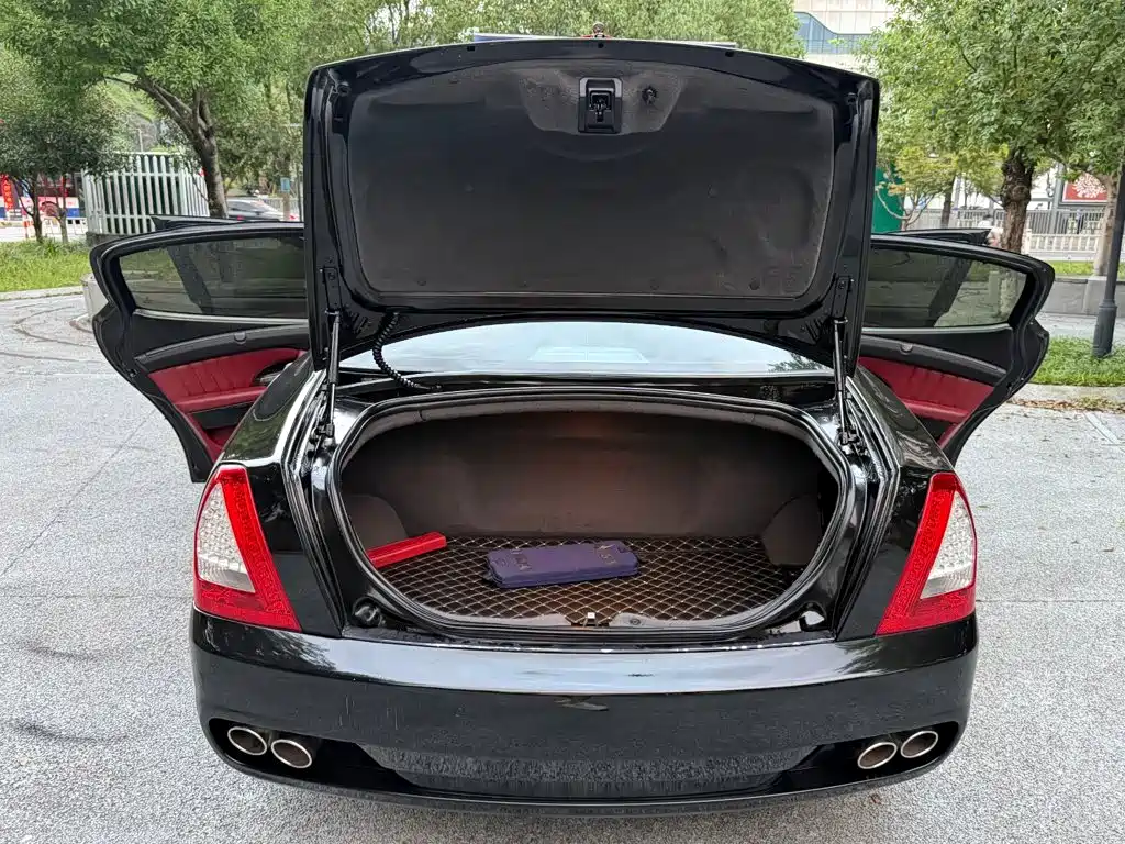 Maserati Quattroporte — миниатюра 26