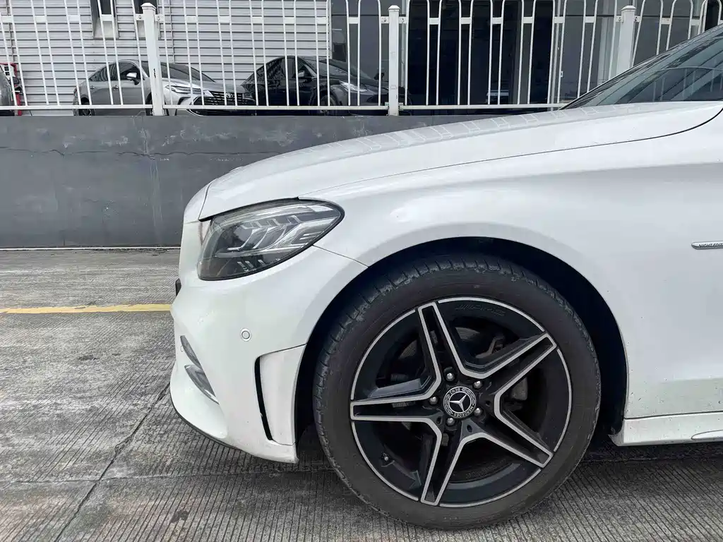 Mercedes-Benz C-Class — миниатюра 6