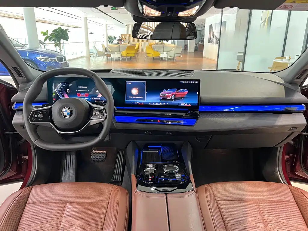 BMW 5 Series — миниатюра 13