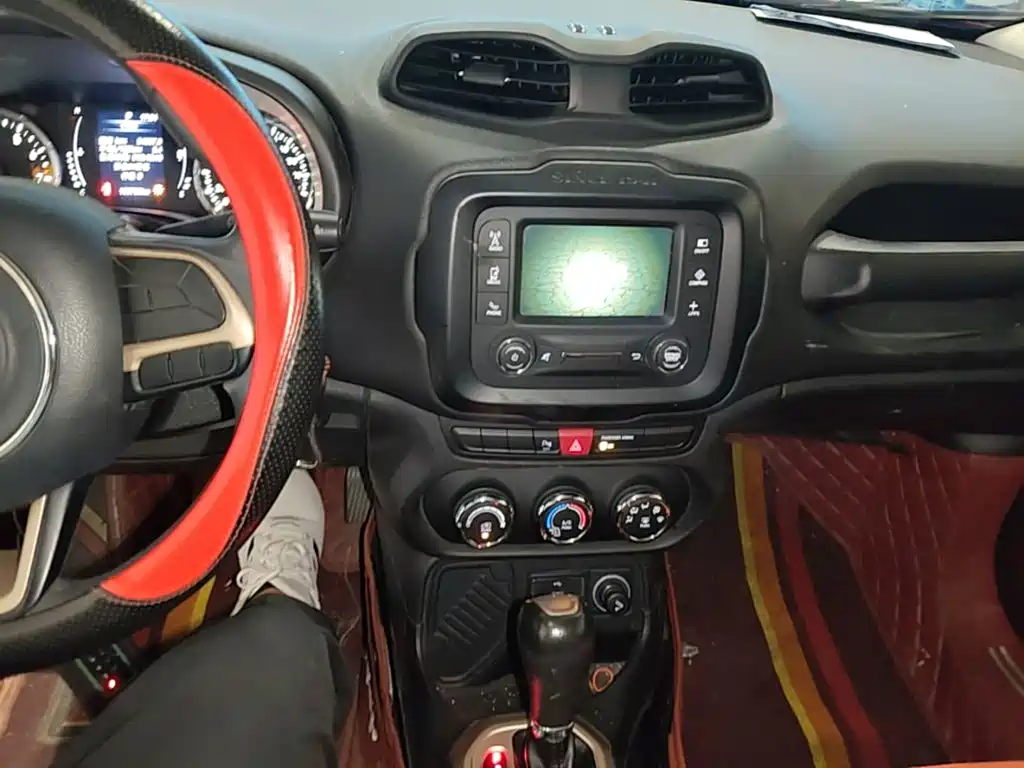 Jeep Renegade — миниатюра 13