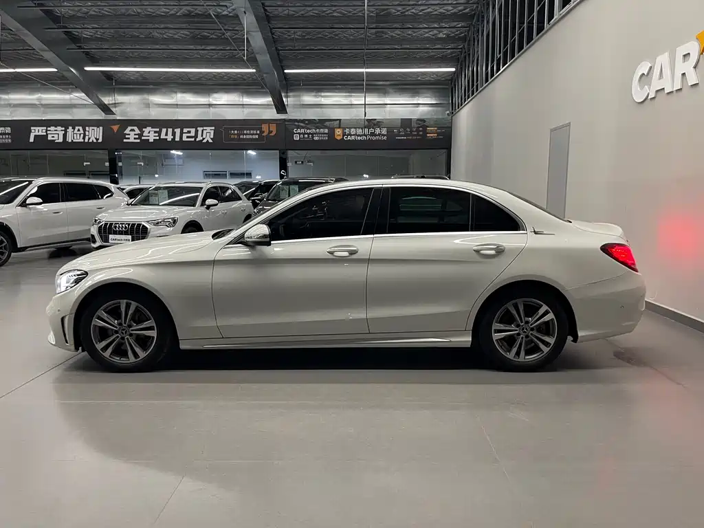 Mercedes-Benz C-Class — миниатюра 8