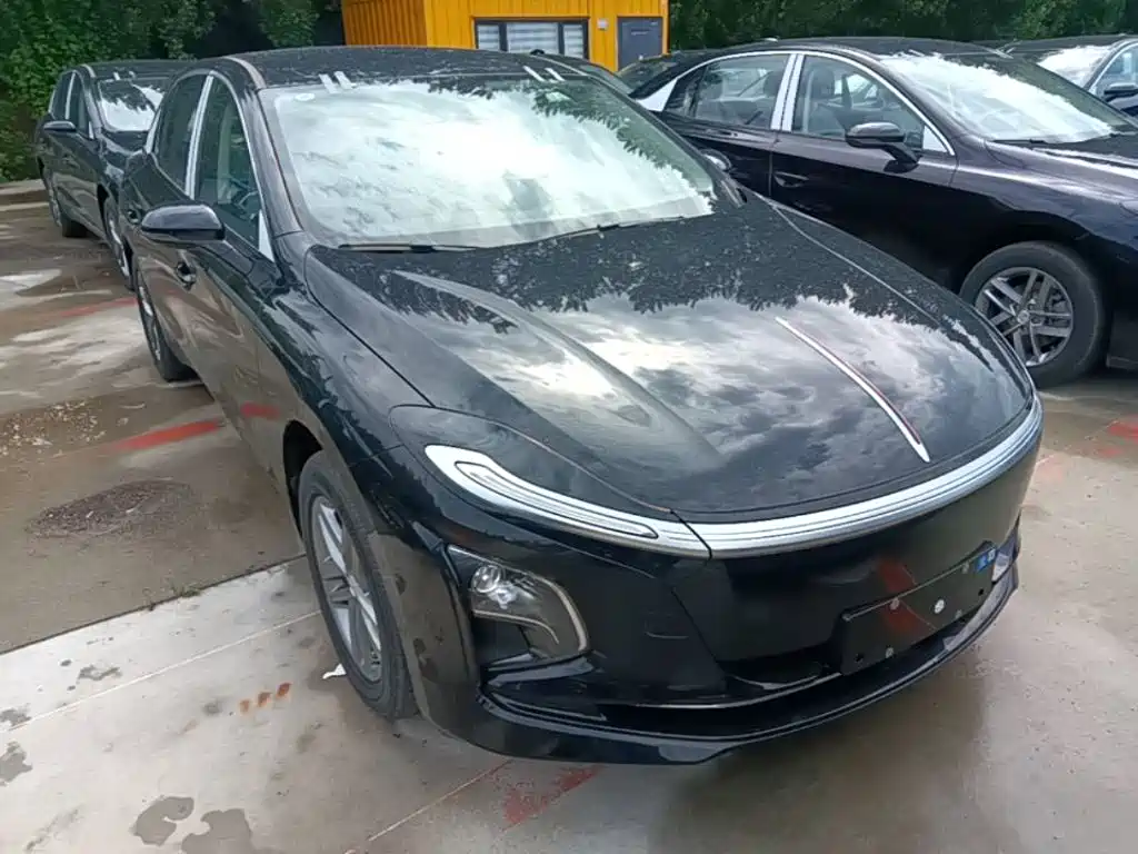 Hongqi E-QM5 2025 610km PLUS