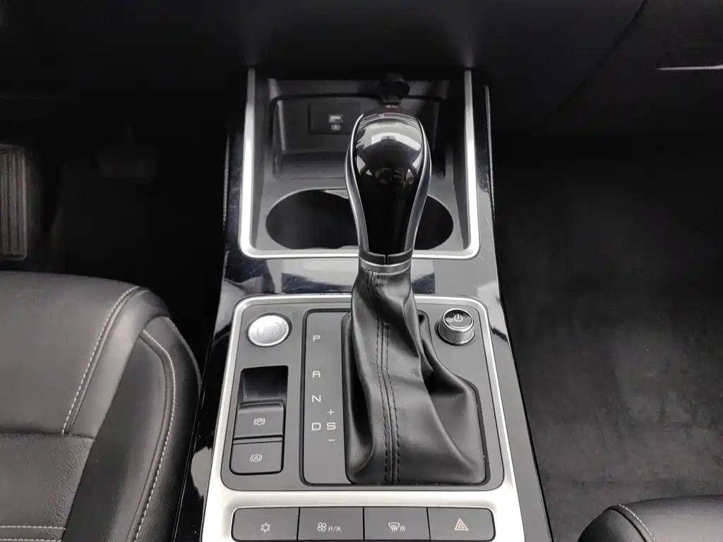 BYD Qin — миниатюра 13