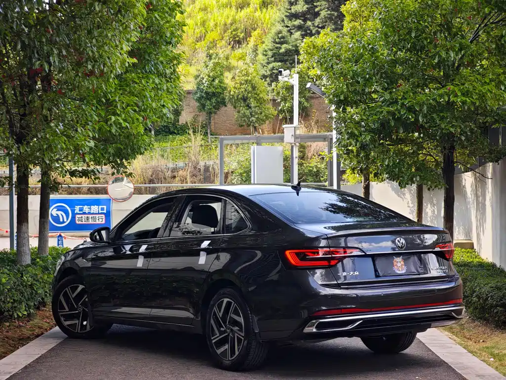 Volkswagen Sagitar — миниатюра 6