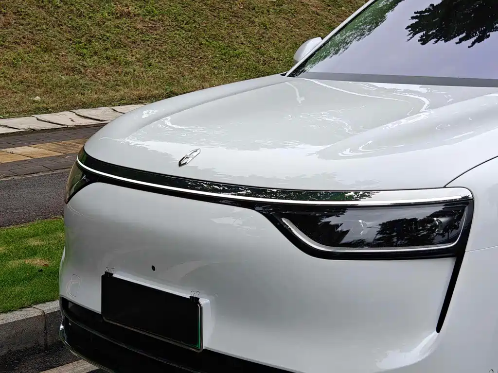 Aito M8 2025 Max+ 53.4kWh 6 мест (192 ）