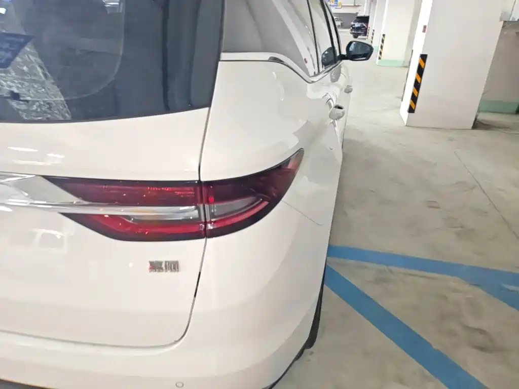Geely Jiaji 2022 1.8TD DCT Platinum Luxury