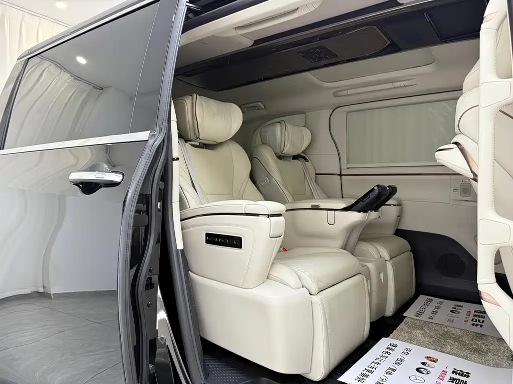 Lexus LM — фотографии объявления, Фото 14