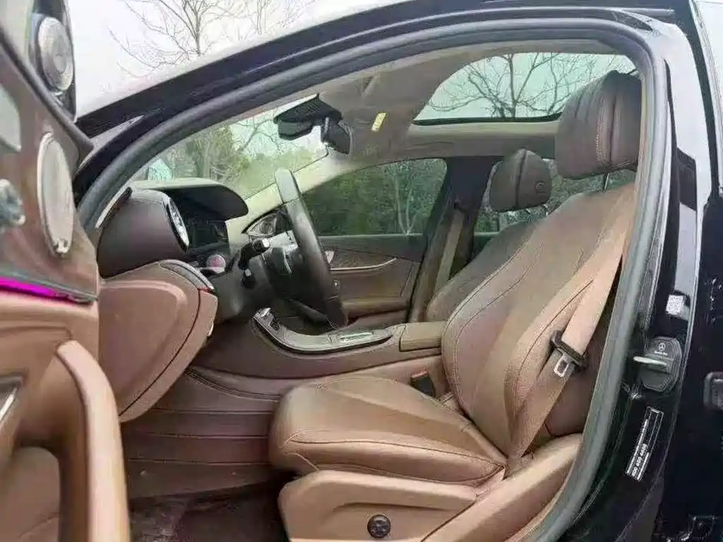 Mercedes-Benz E-Class — миниатюра 5