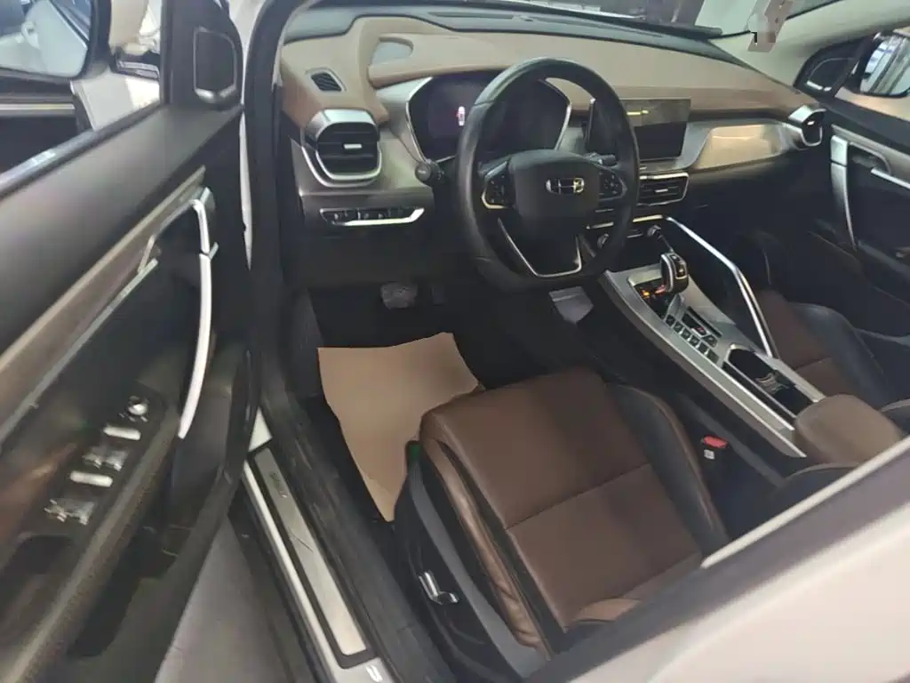 Geely Binyue — миниатюра 16