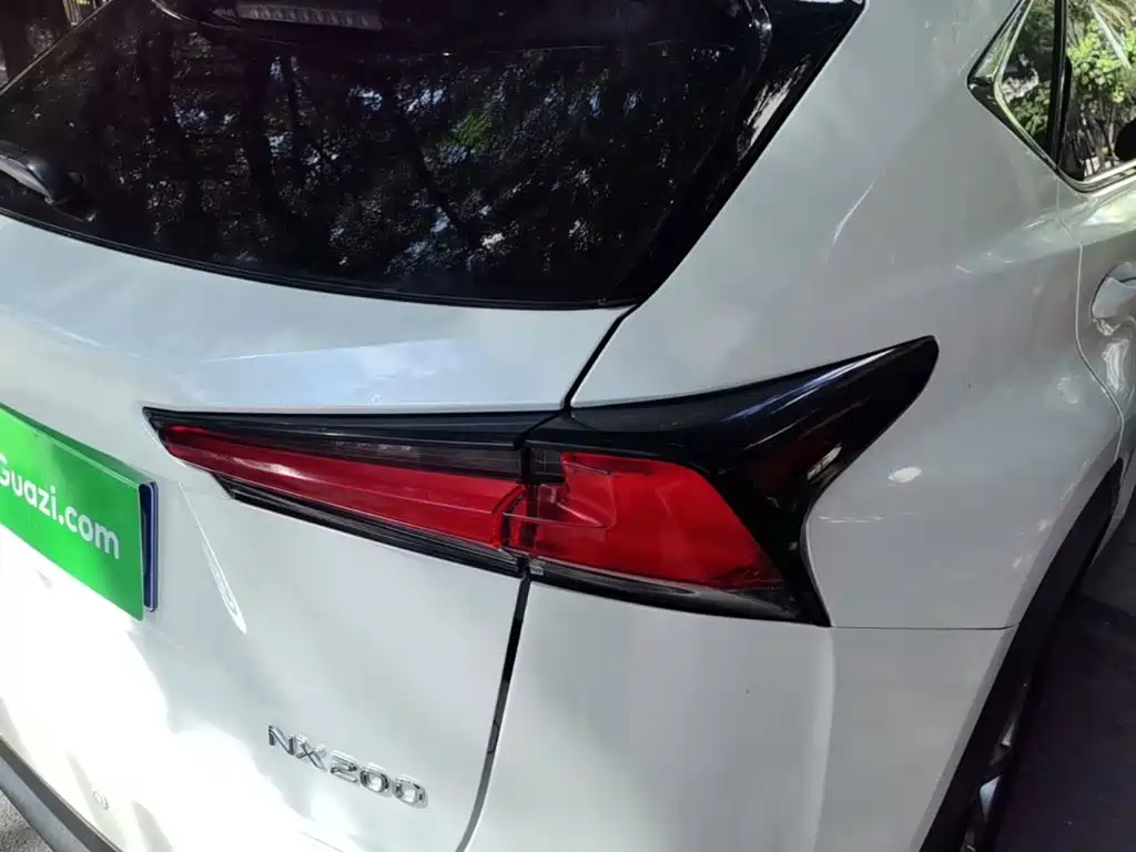 Lexus NX — миниатюра 8