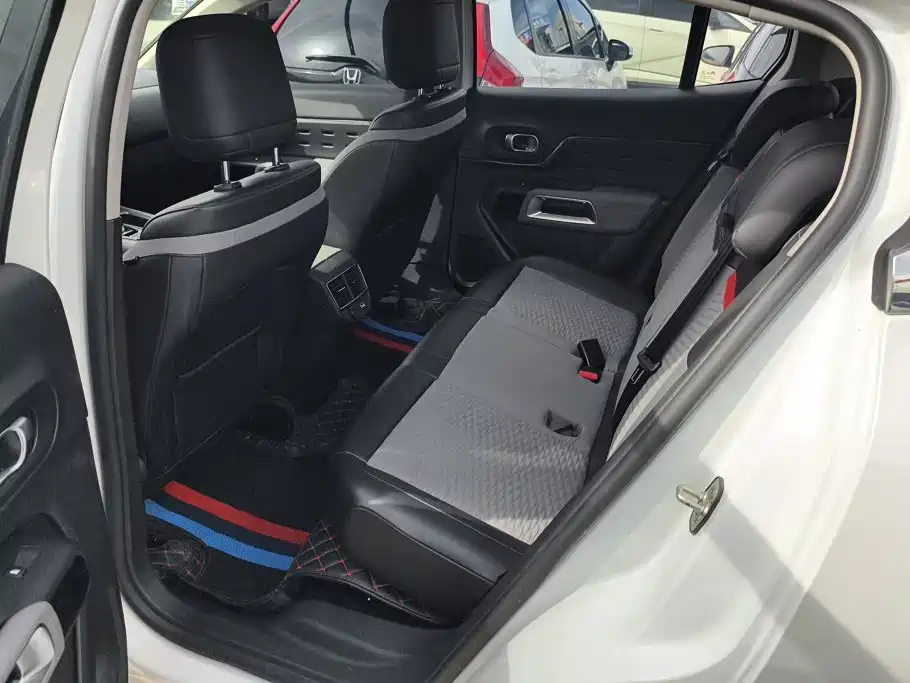 Citroen C5 AIRCROSS — миниатюра 11