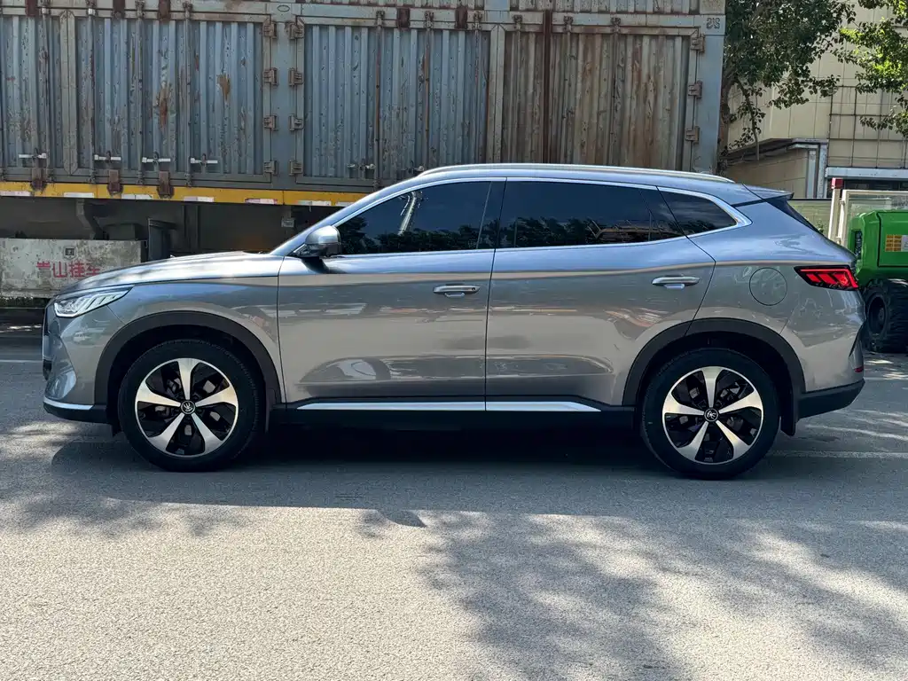 BYD PLUS New Energy — миниатюра 4