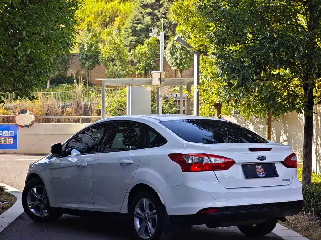 Ford Focus — миниатюра 6