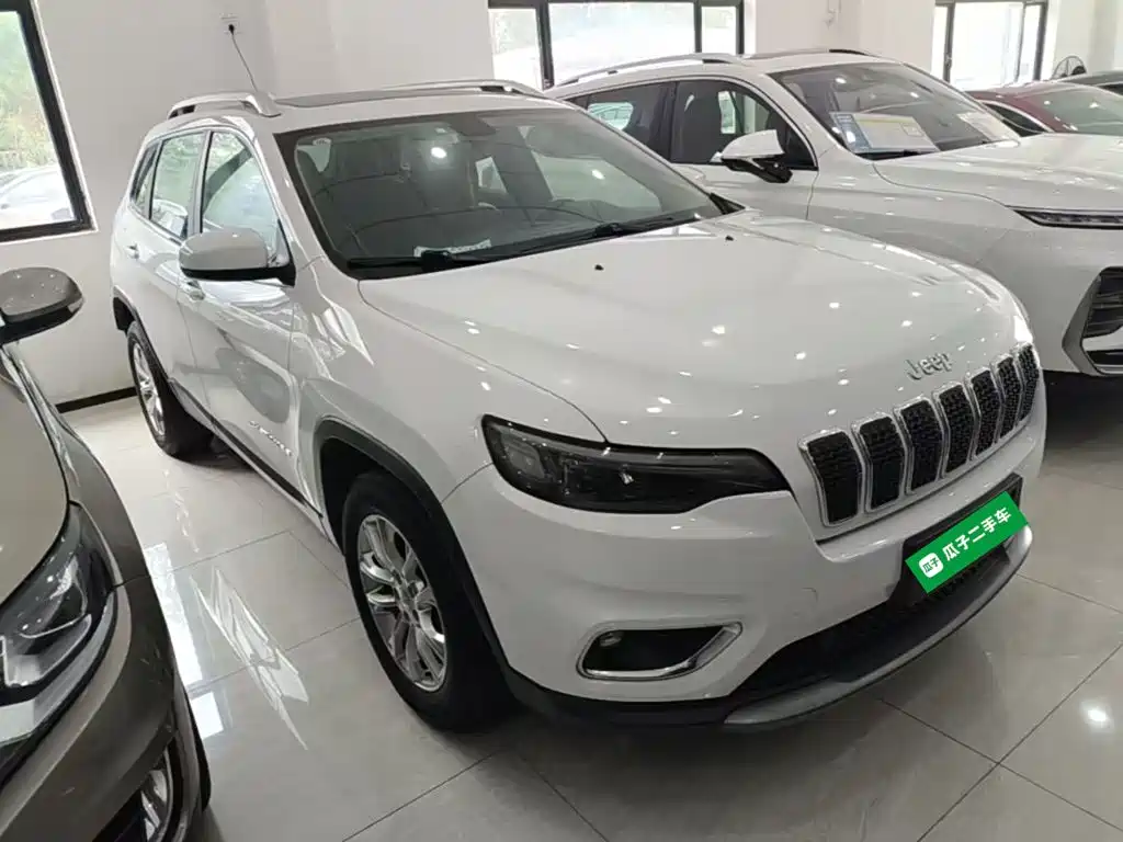 Jeep Cherokee — миниатюра 4