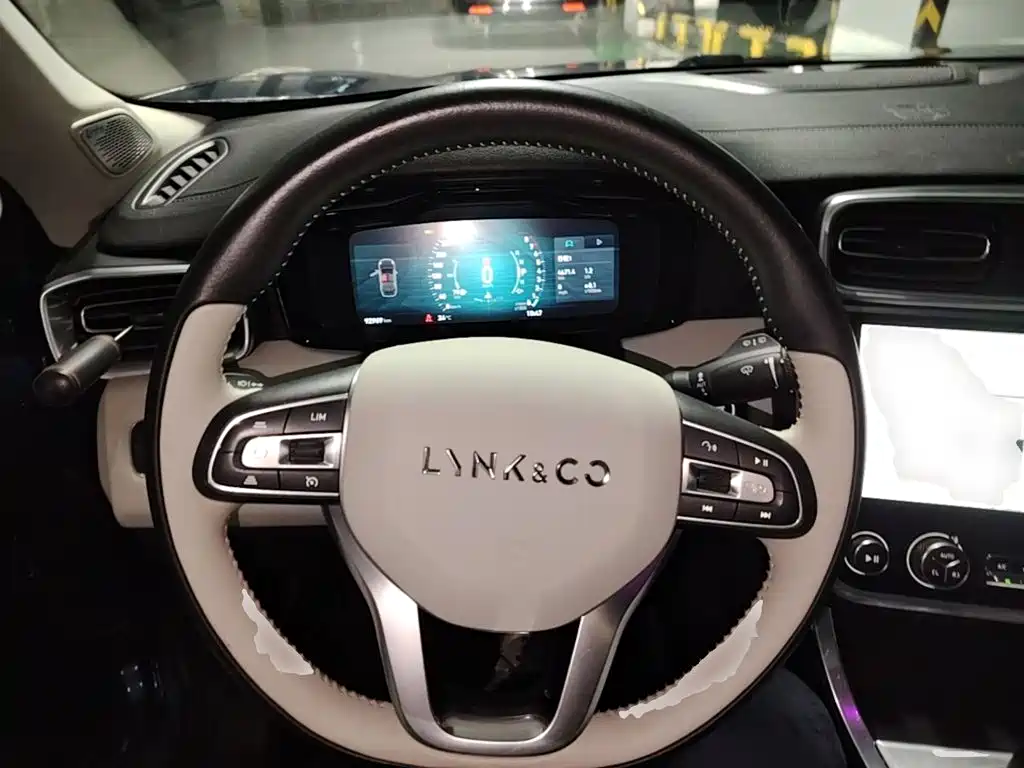 Lynk & Co 01 — миниатюра 11