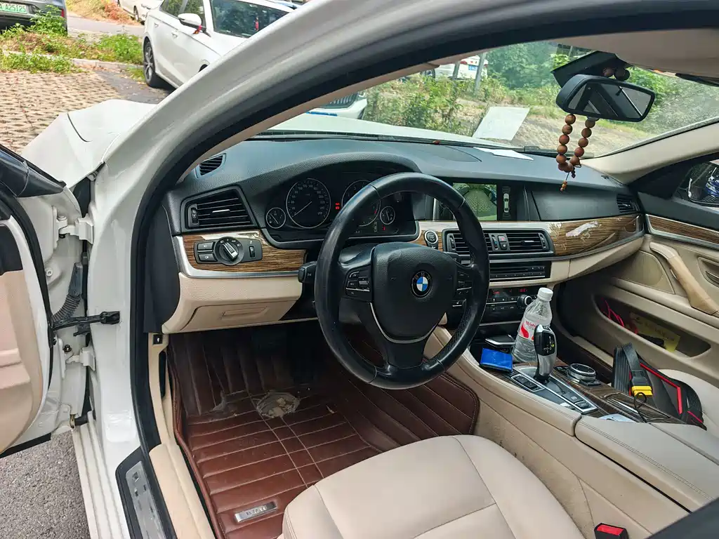 BMW 5 Series — миниатюра 5